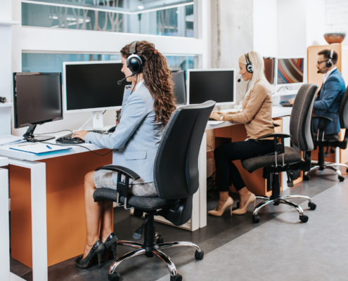 How to Handle High-Call Volume Periods With Call Center Solutions